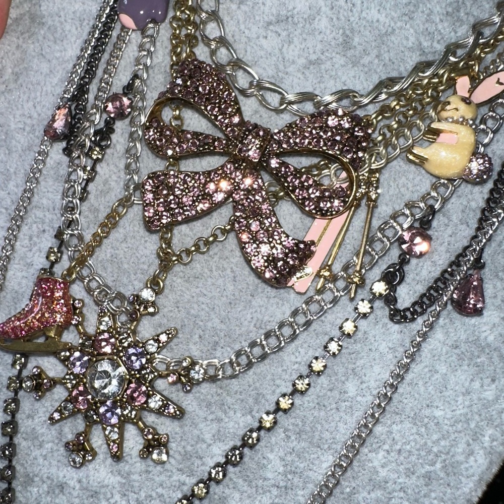 Betsey Johnson • Rare Ski Bunny Layered Mixed Metal Necklace - Picture 12 of 17